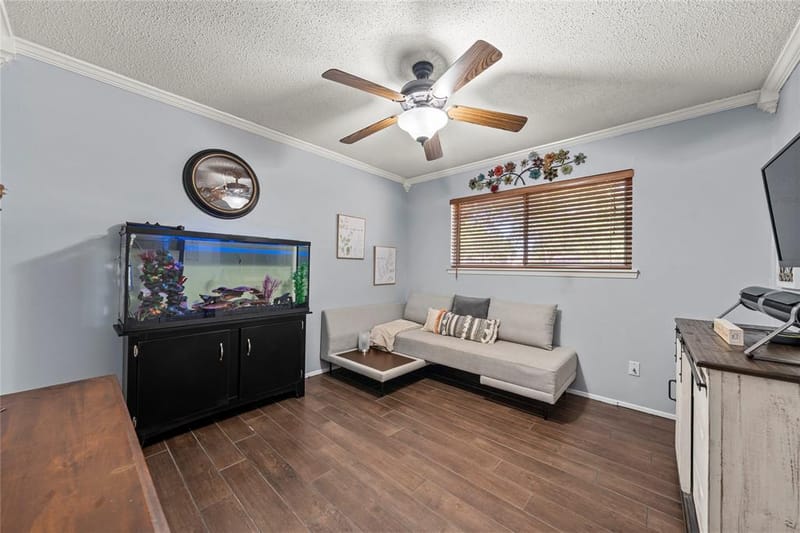 400 Cranbrook Drive, Woodway TX 76712 - Photo 11