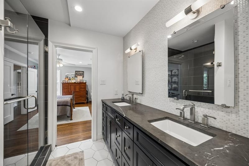 8319 Forest Hills Boulevard, Dallas TX 75218 - Photo 26