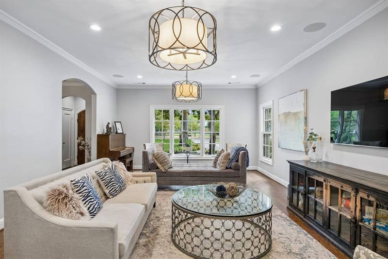 8319 Forest Hills Boulevard, Dallas TX 75218 - Photo 7