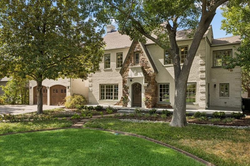 8319 Forest Hills Boulevard, Dallas TX 75218