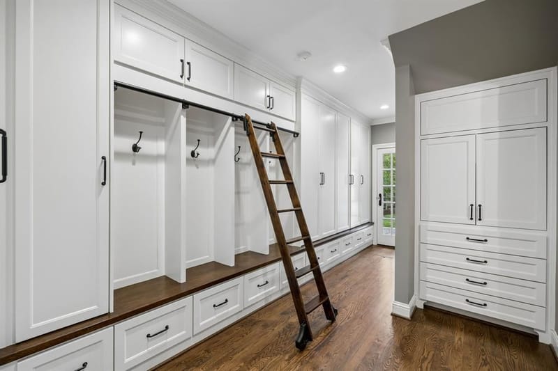 8319 Forest Hills Boulevard, Dallas TX 75218 - Photo 14