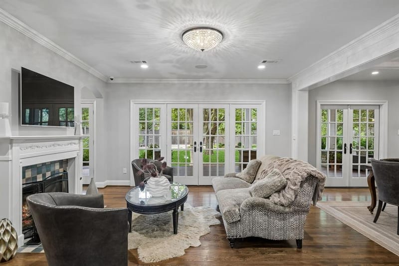 8319 Forest Hills Boulevard, Dallas TX 75218 - Photo 8
