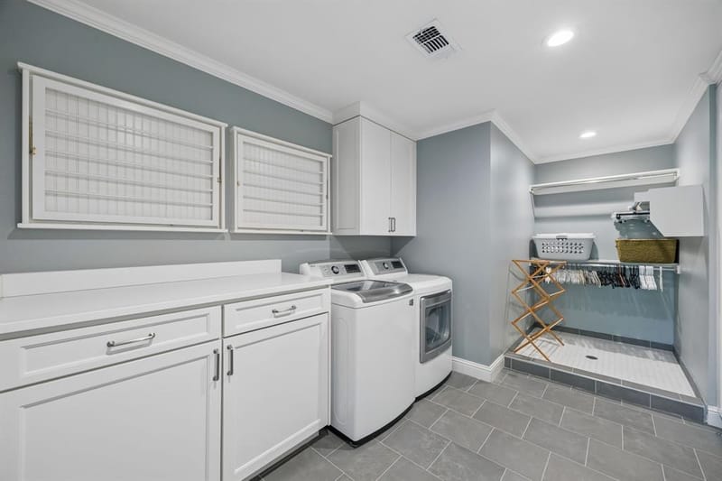 8319 Forest Hills Boulevard, Dallas TX 75218 - Photo 25