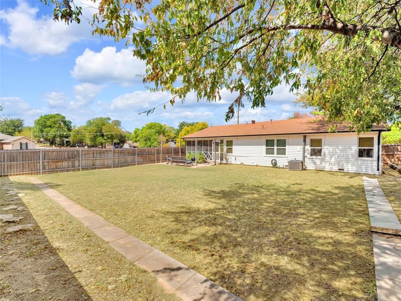 5400 Meadowbrook Drive, Fort Worth TX 76112 - Photo 27