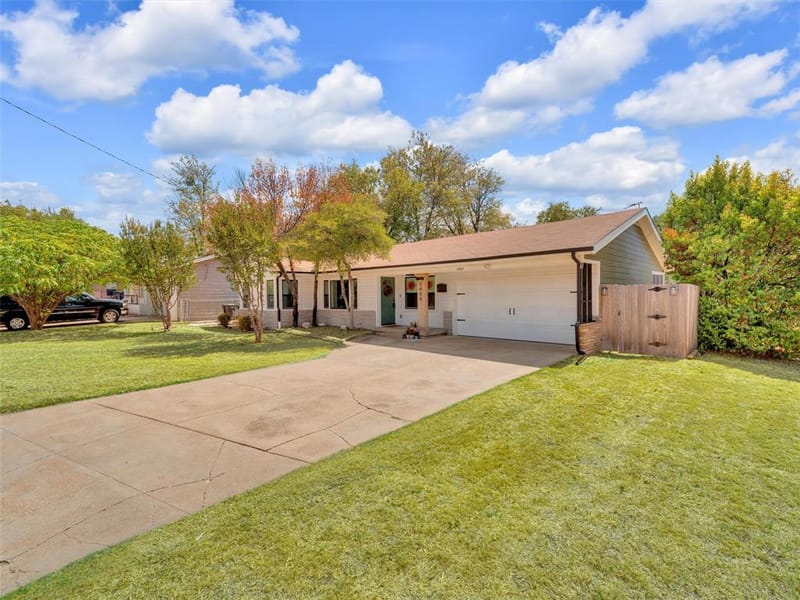 5400 Meadowbrook Drive, Fort Worth TX 76112 - Photo 7
