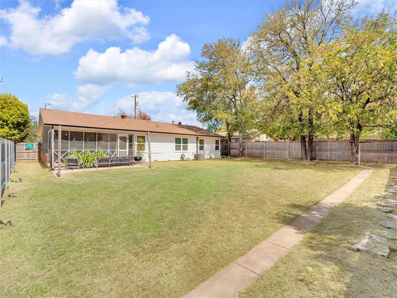 5400 Meadowbrook Drive, Fort Worth TX 76112 - Photo 34