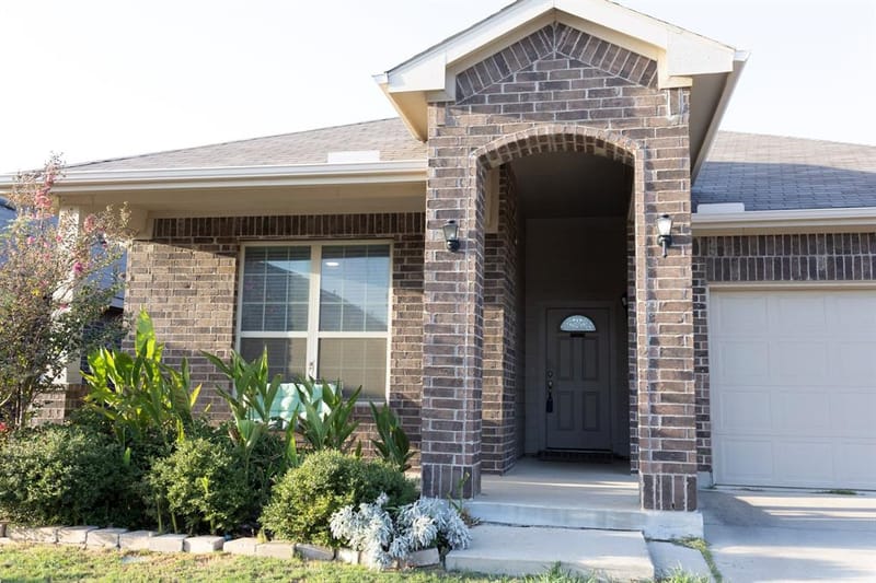 5609 Sea Cove Lane, Denton TX 76208 - Photo 2