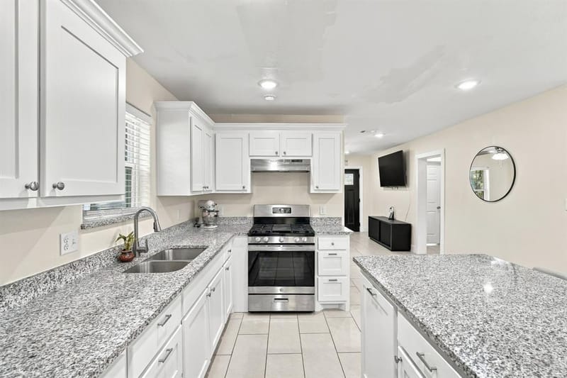 703 W Milam Street, Ennis TX 75119 - Photo 13