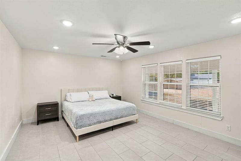 703 W Milam Street, Ennis TX 75119 - Photo 16