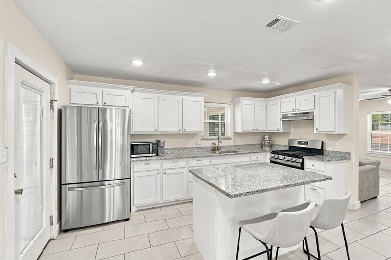 703 W Milam Street, Ennis TX 75119 - Photo 12