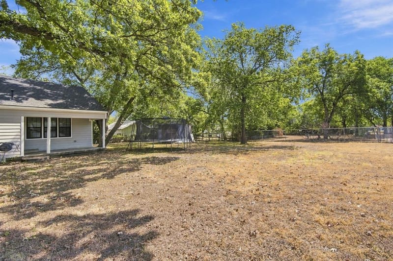 703 W Milam Street, Ennis TX 75119 - Photo 26