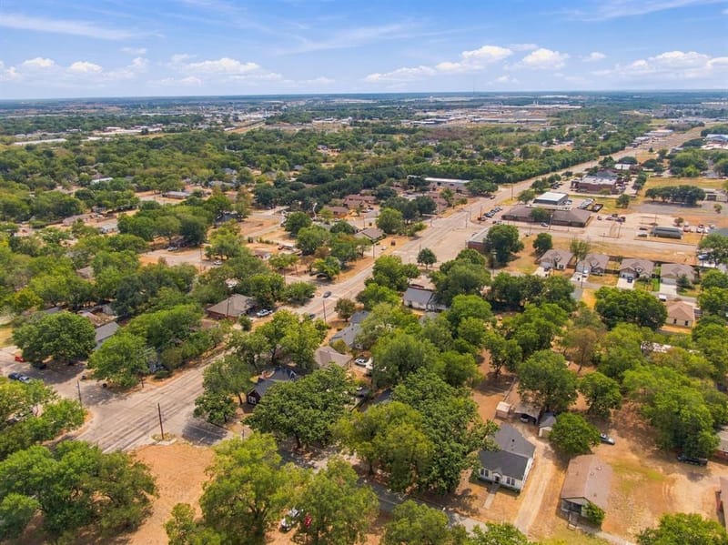 703 W Milam Street, Ennis TX 75119 - Photo 36