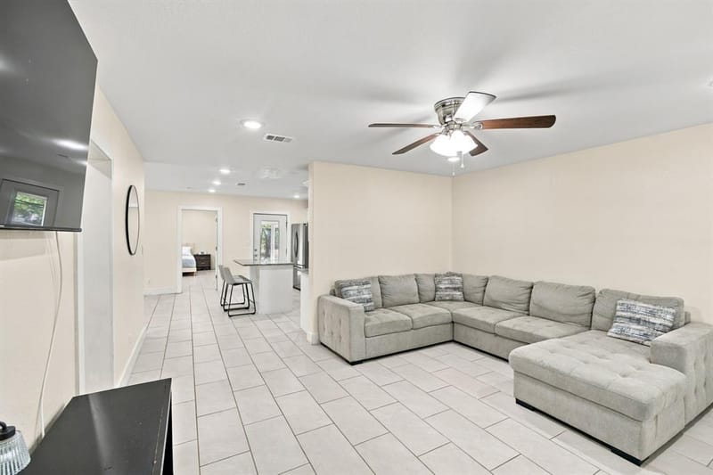 703 W Milam Street, Ennis TX 75119 - Photo 9