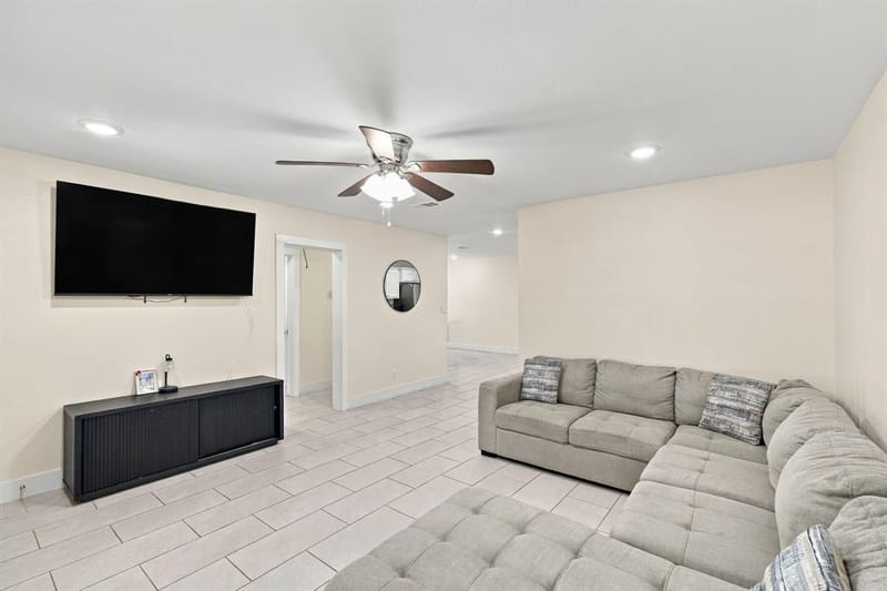 703 W Milam Street, Ennis TX 75119 - Photo 10