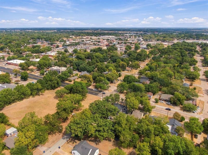 703 W Milam Street, Ennis TX 75119 - Photo 37