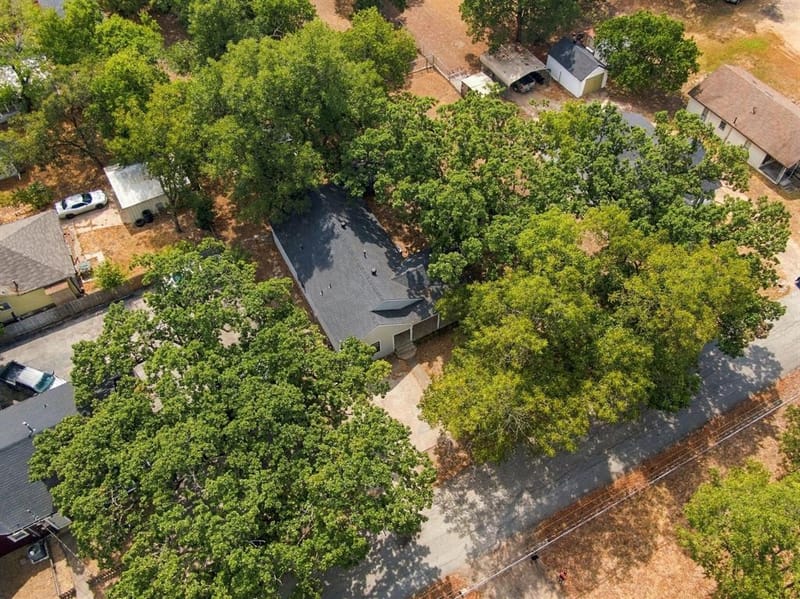 703 W Milam Street, Ennis TX 75119 - Photo 35