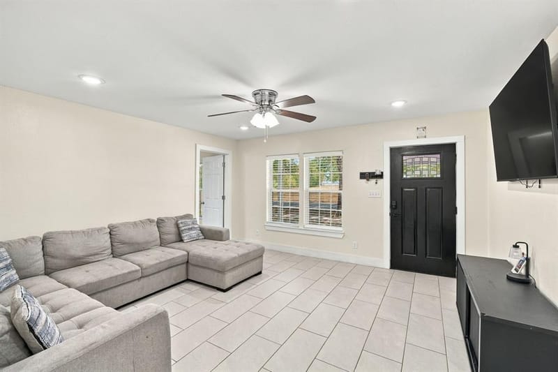 703 W Milam Street, Ennis TX 75119 - Photo 8