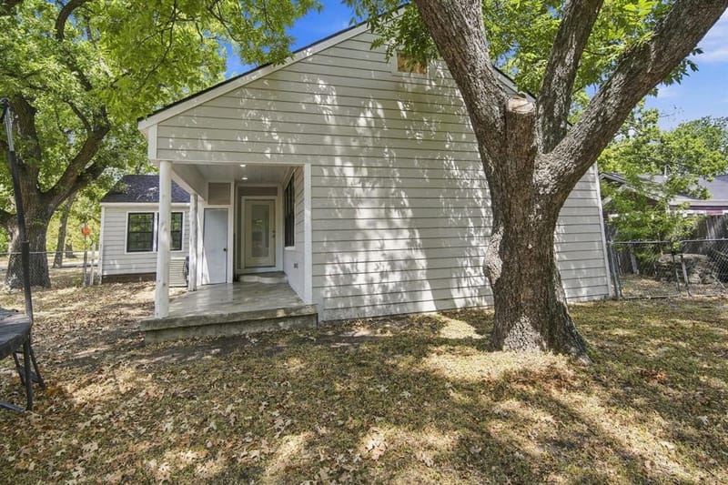 703 W Milam Street, Ennis TX 75119 - Photo 25
