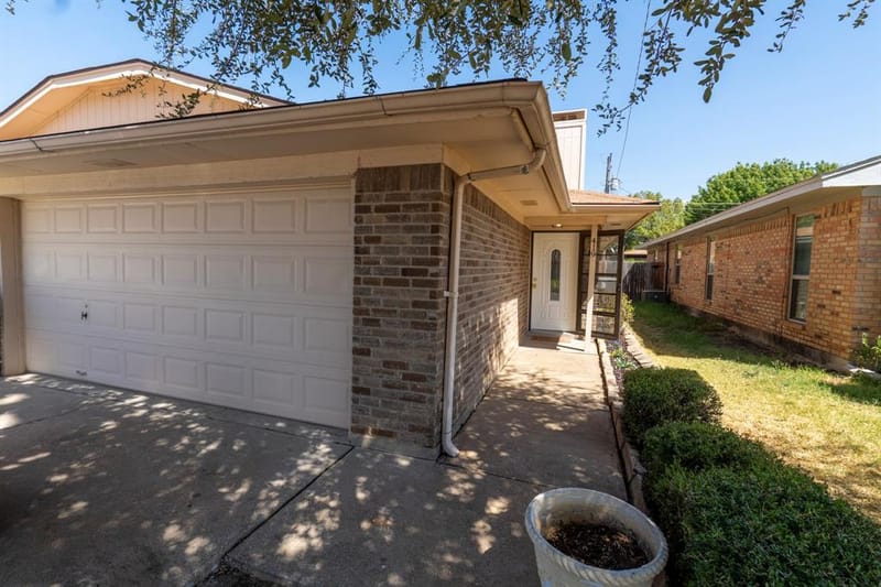 419 S Las Vegas Trail, White Settlement TX 76108 - Photo 2