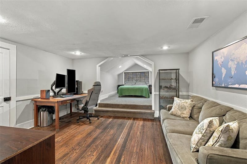300 W College Street, Grapevine TX 76051 - Photo 26