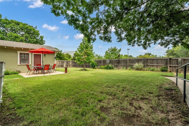 300 W College Street, Grapevine TX 76051 - Photo 34