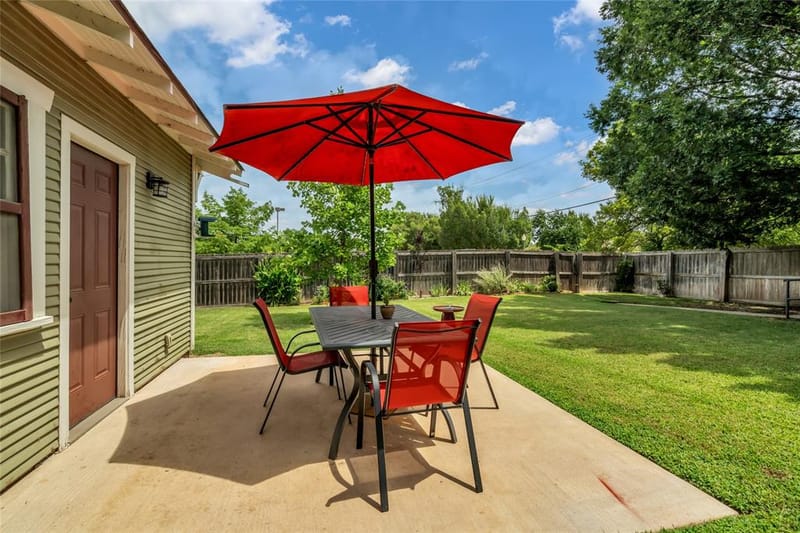 300 W College Street, Grapevine TX 76051 - Photo 33