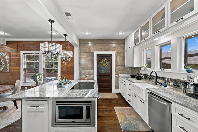 300 W College Street, Grapevine TX 76051 - Photo 14