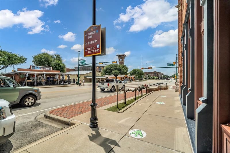 300 W College Street, Grapevine TX 76051 - Photo 37