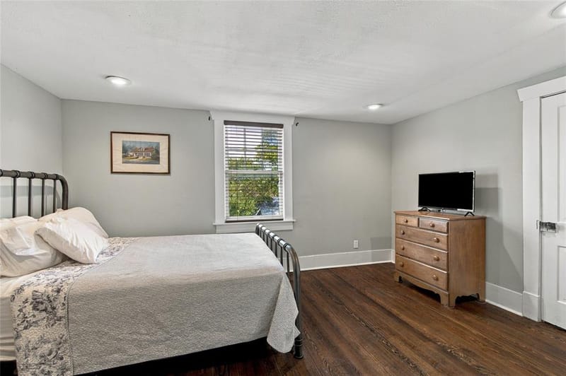 300 W College Street, Grapevine TX 76051 - Photo 29