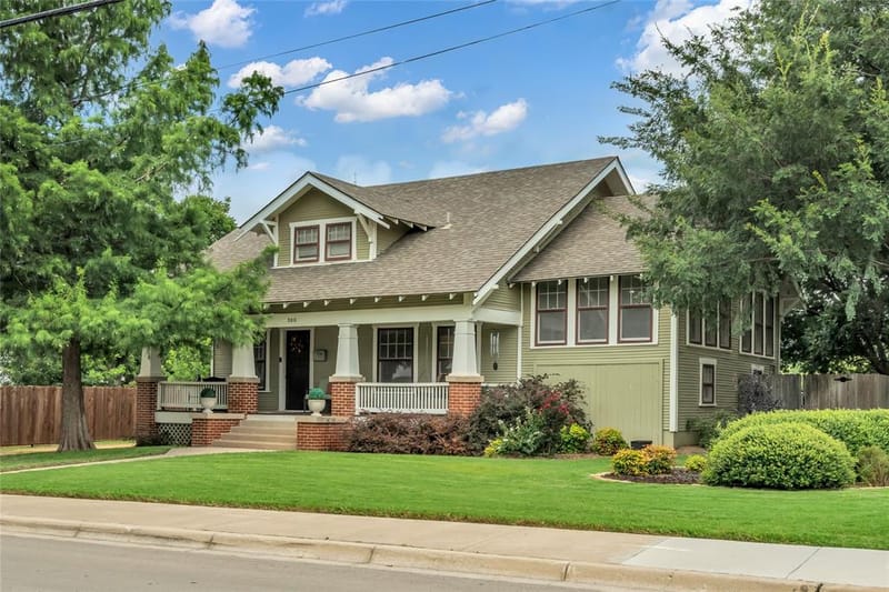 300 W College Street, Grapevine TX 76051 - Photo 4
