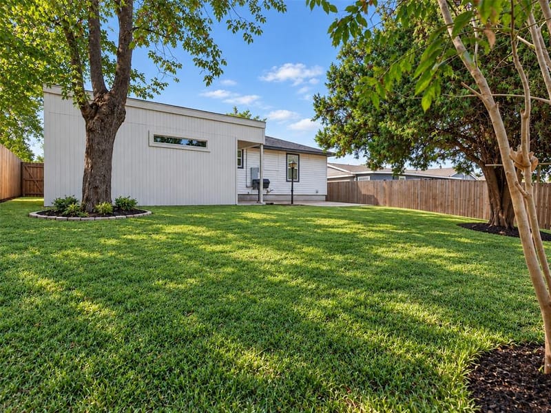 2352 Talco Drive, Dallas TX 75241 - Photo 32