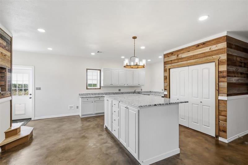 3933 Sarra Lane, Springtown TX 76082 - Photo 13