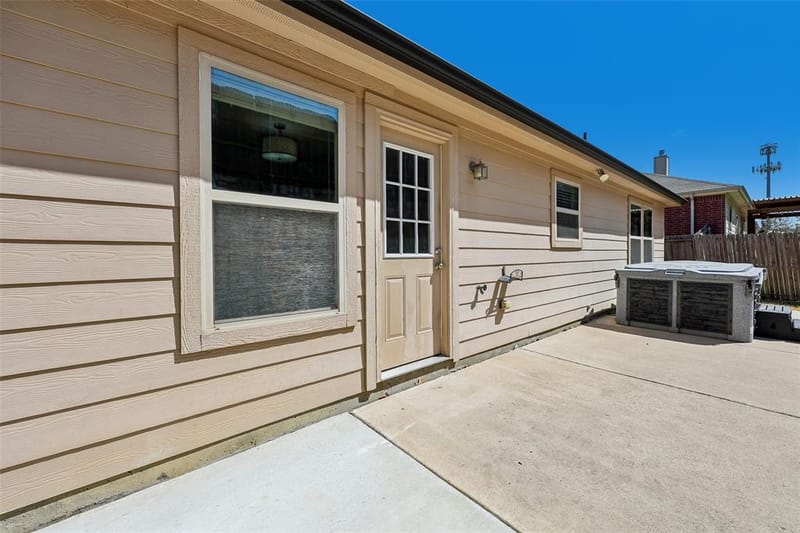 908 Blackberry Trail, Fort Worth TX 76120 - Photo 10