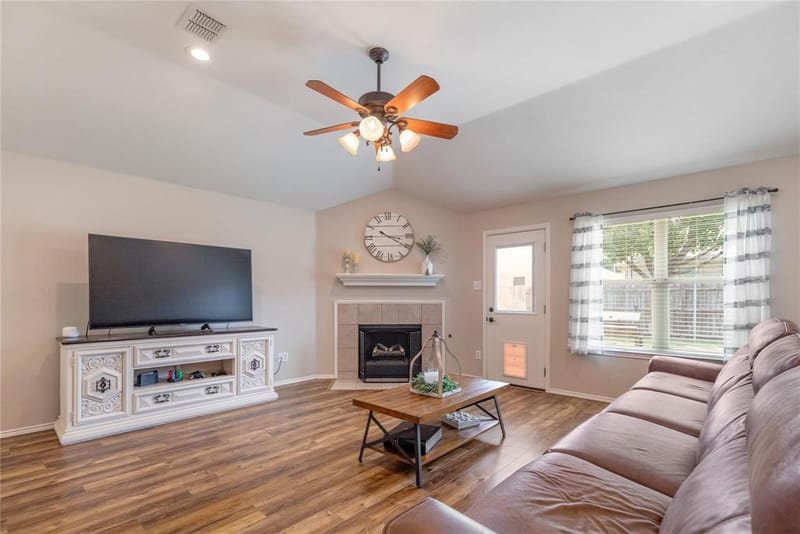 11717 Pinyon Pine Drive, Fort Worth TX 76244 - Photo 6