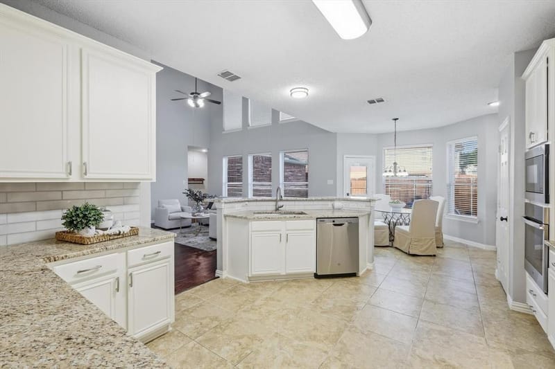 8309 Sand Ridge Drive, Plano TX 75025 - Photo 7