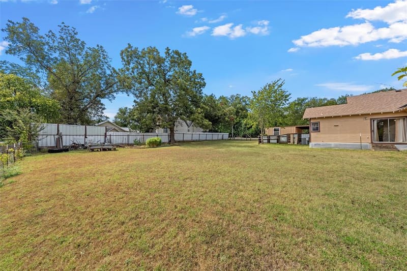 1314 W 9th Street, Clifton TX 76634 - Photo 22