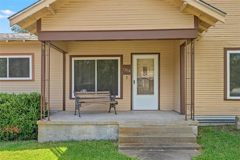 1314 W 9th Street, Clifton TX 76634 - Photo 3