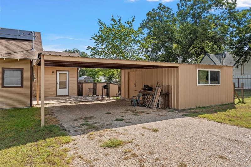 1314 W 9th Street, Clifton TX 76634 - Photo 25