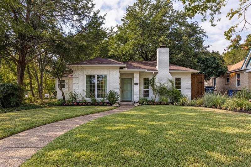6042 Mercedes Avenue, Dallas TX 75206 - Photo 2