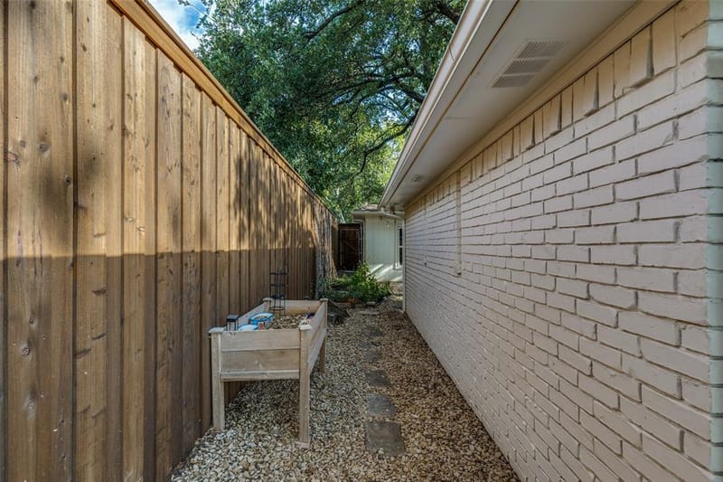 6042 Mercedes Avenue, Dallas TX 75206 - Photo 18