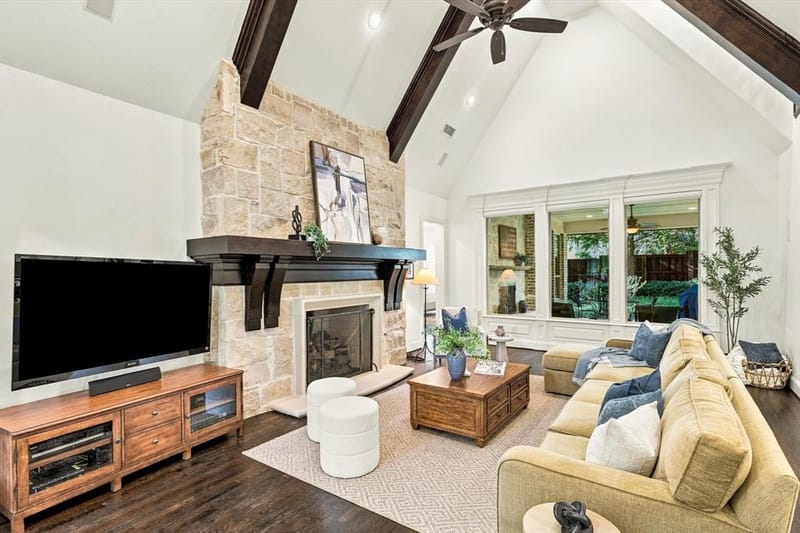 627 Lake Point Drive, Irving TX 75039 - Photo 5