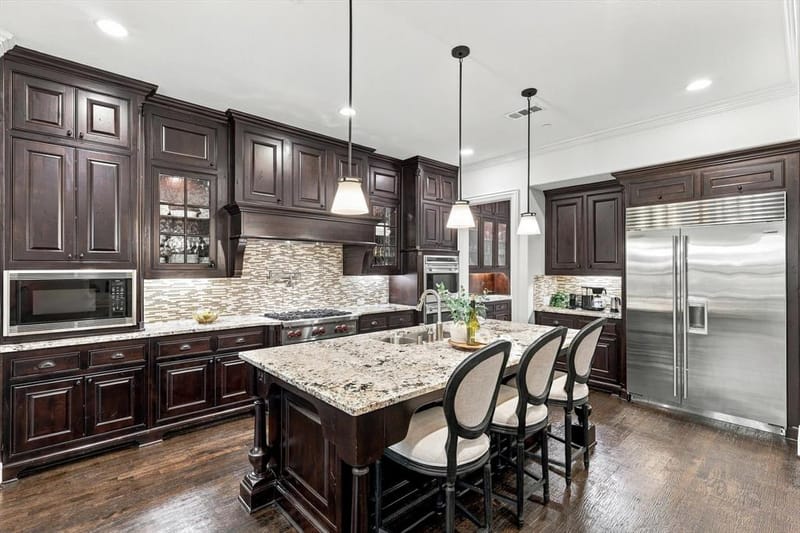 627 Lake Point Drive, Irving TX 75039 - Photo 9