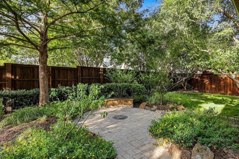 627 Lake Point Drive, Irving TX 75039 - Photo 35