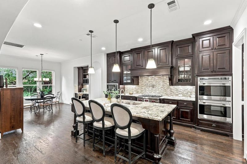 627 Lake Point Drive, Irving TX 75039 - Photo 8