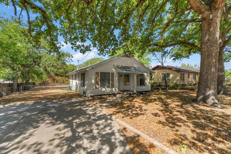 1309 N Elm Street, Weatherford TX 76086 - Photo 33