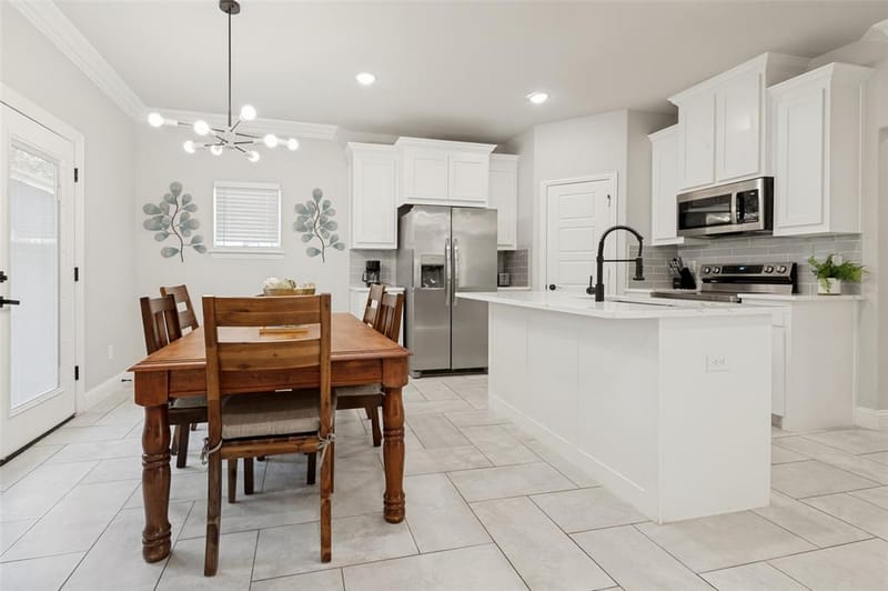 1315 Oak Knoll Drive, Haltom City TX 76117 - Photo 7