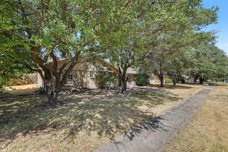 4109 Keele Drive, Garland TX 75041 - Photo 2