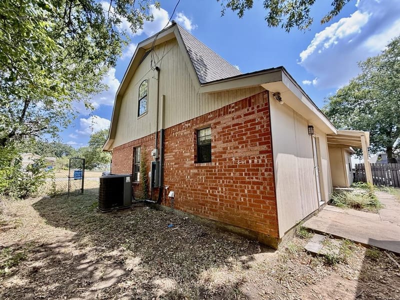 312 S Mockingbird Lane, Keene TX 76059 - Photo 18