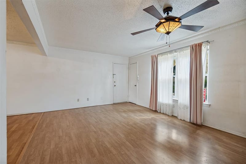 5811 Sandhurst Lane # A, Dallas TX 75206 - Photo 6