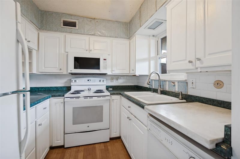 5811 Sandhurst Lane # A, Dallas TX 75206 - Photo 14